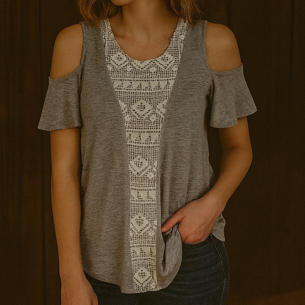 BKE Buckle Day Trip Gray Embroidered Cold Shoulder Boho Top